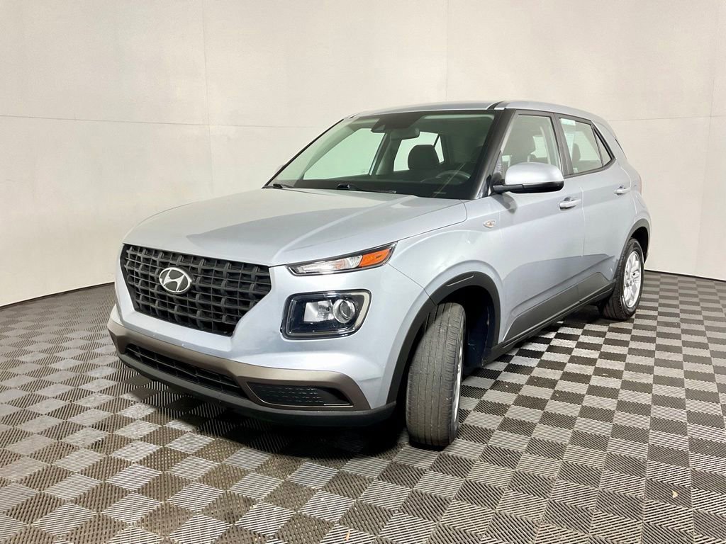 Used 2021 Hyundai Venue SE FWD image 2