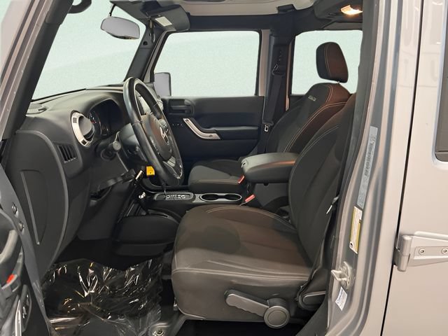 Used 2017 Jeep Wrangler Unlimited Sahara AWD/4WD image 14