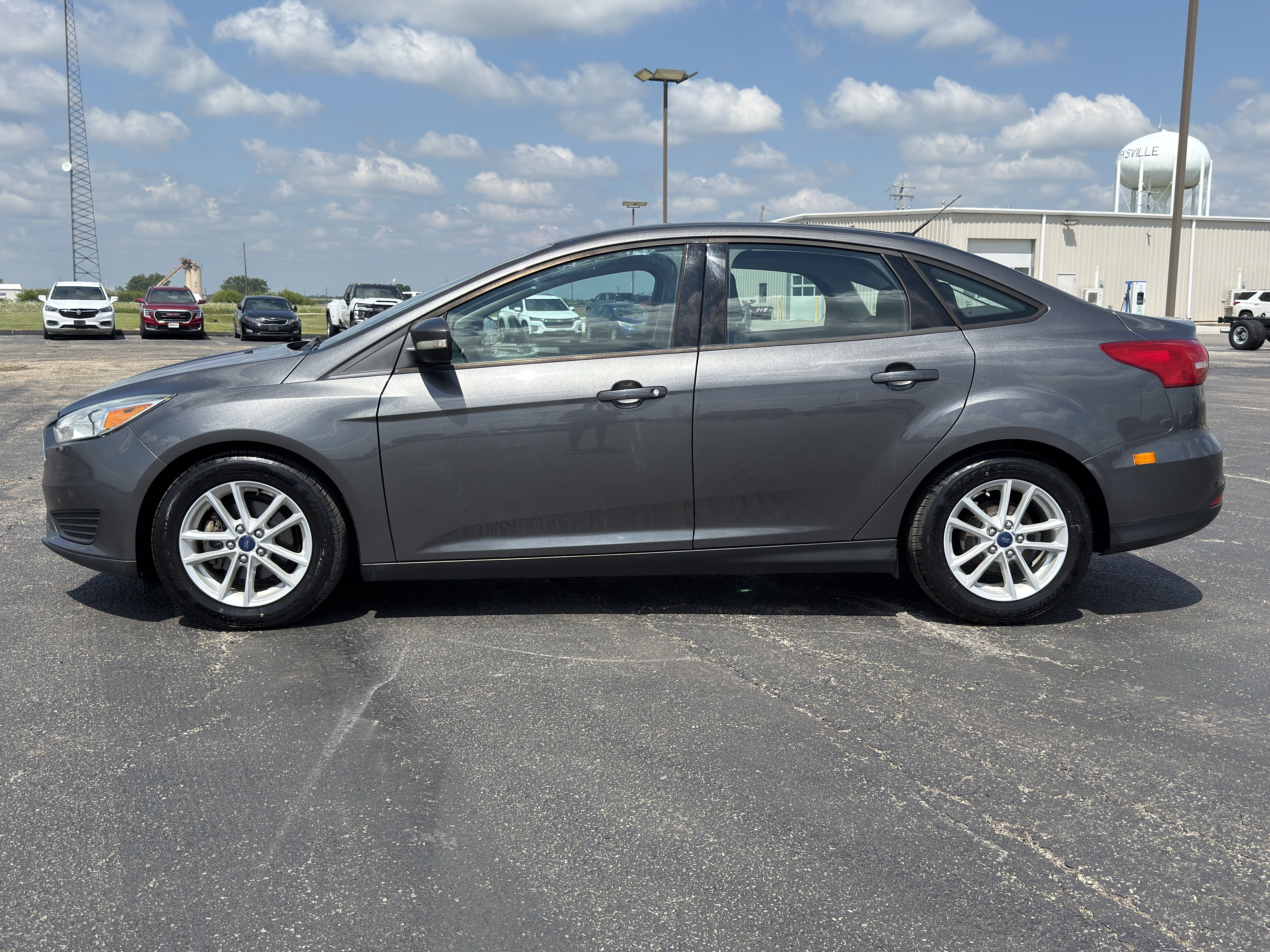 Used 2015 Ford Focus SE w/ SE Cold Weather Package FWD image 7