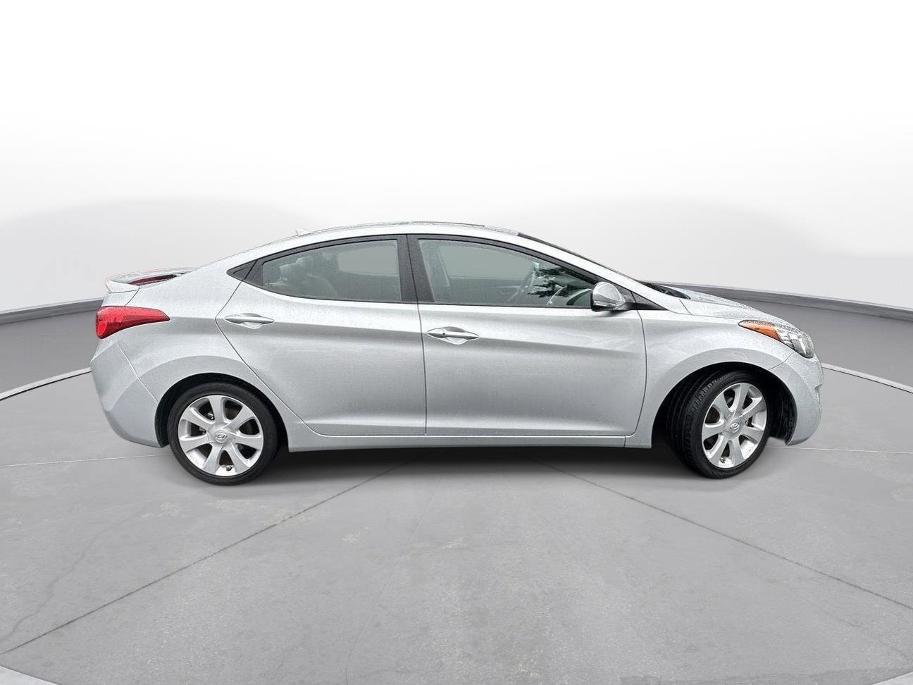 Used 2013 Hyundai Elantra Limited w/ Technology Pkg FWD image 5