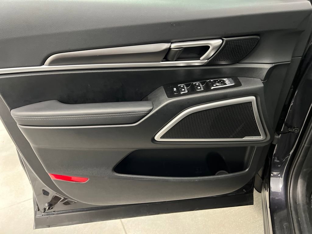 Used 2025 Kia Telluride S image 11