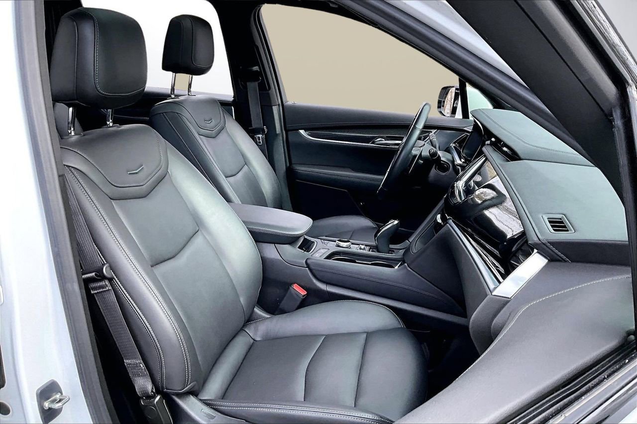 Used 2024 Cadillac XT6 Sport image 24