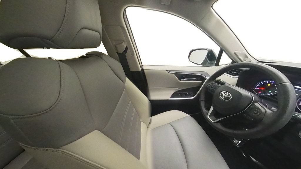 Certified 2021 Toyota RAV4 XLE Premium AWD/4WD image 29
