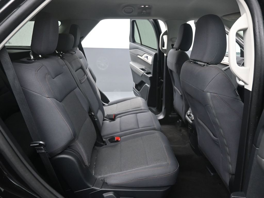 Used 2025 Ford Explorer Active image 10