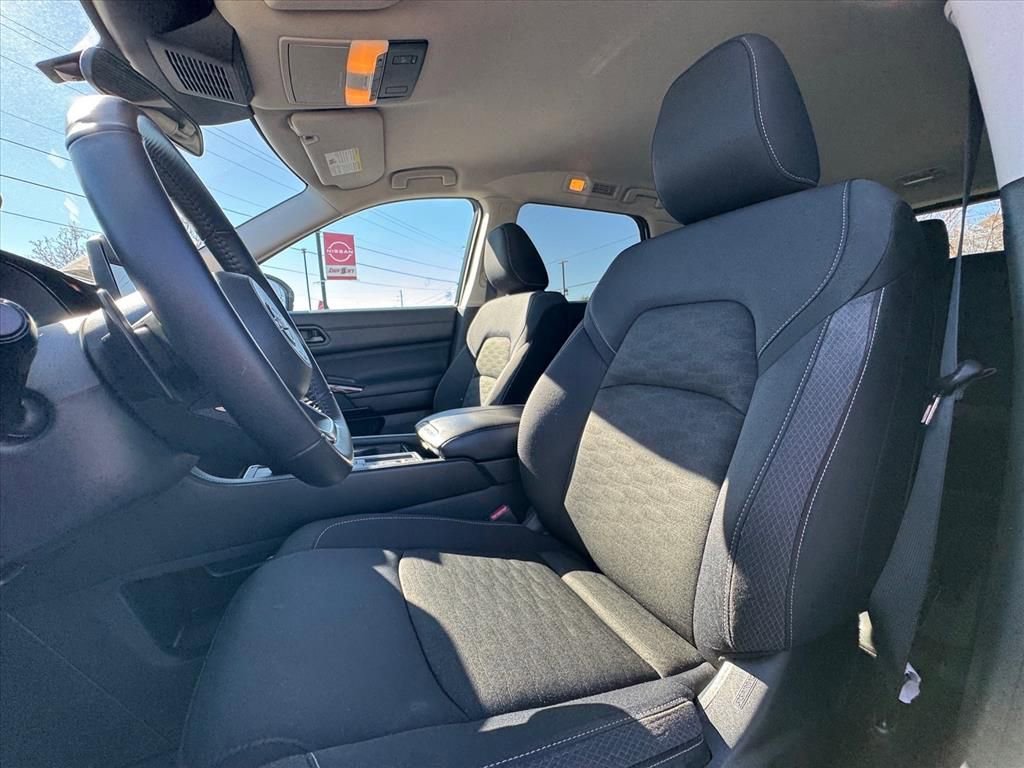 Certified 2024 Nissan Pathfinder SV image 16