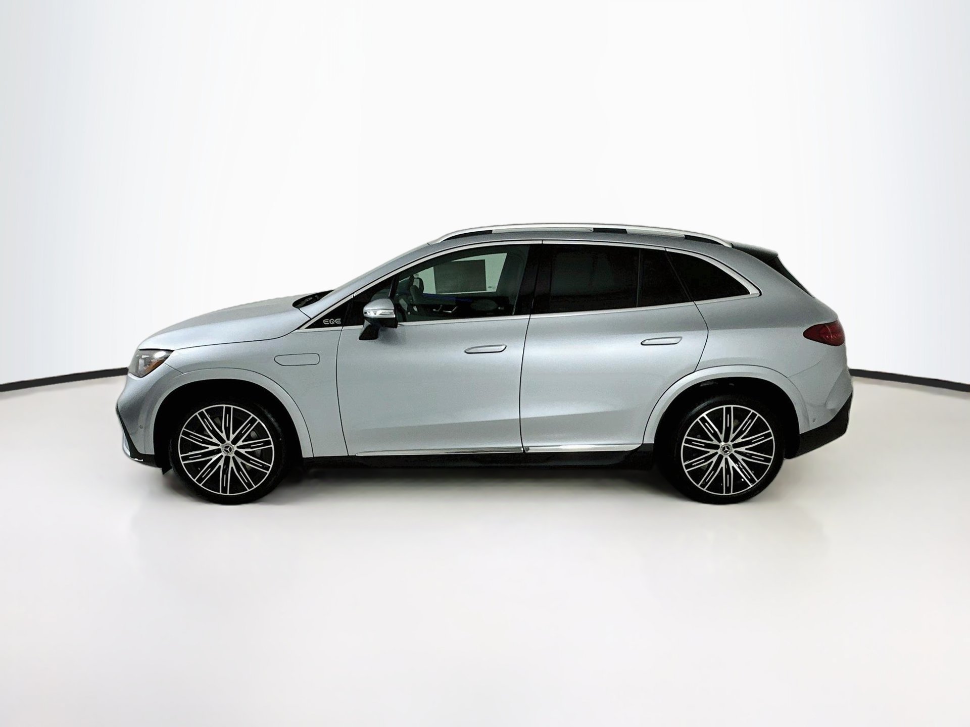 New 2027 Mercedes-Benz EQE 320+ SUV image 5