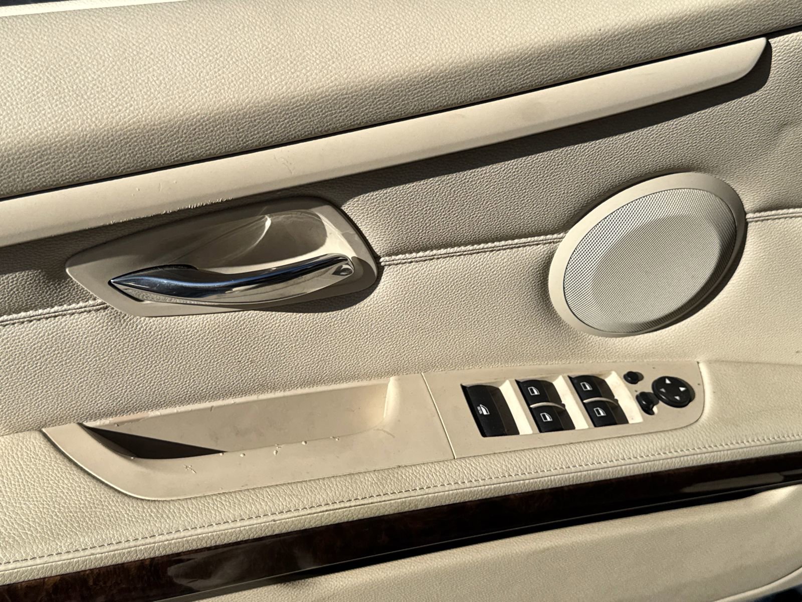 Used 2009 BMW 328i Convertible image 18