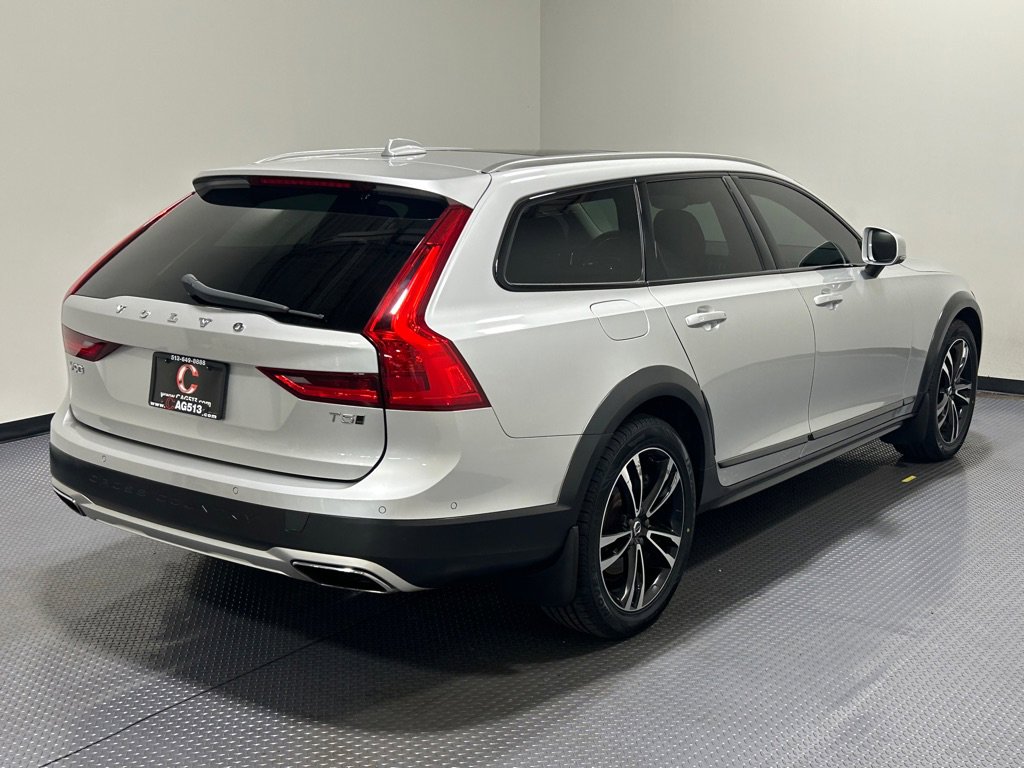 Used 2018 Volvo V90 T5 Cross Country w/ Convenience Package image 5
