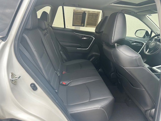 Used 2022 Toyota RAV4 XLE Premium FWD image 8