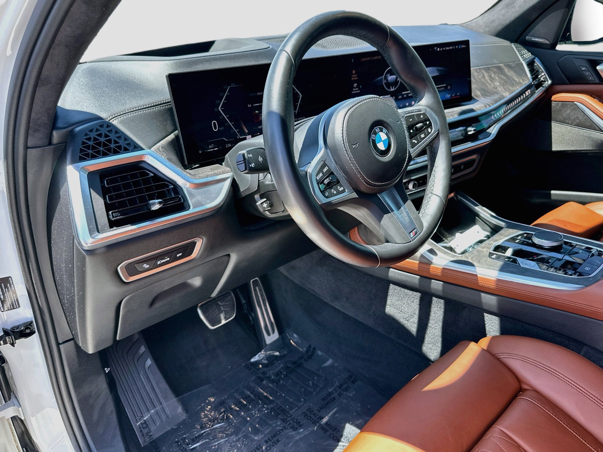 Certified 2025 BMW X7 xDrive40i w/ M Sport Package AWD/4WD image 9