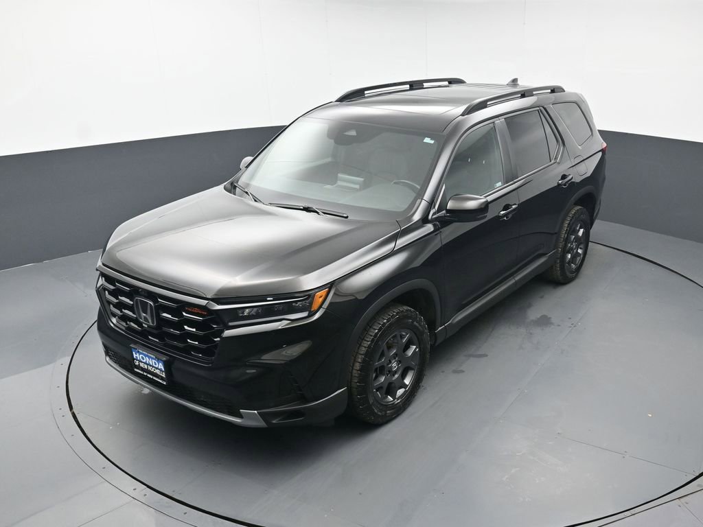 Certified 2023 Honda Pilot TrailSport image 39