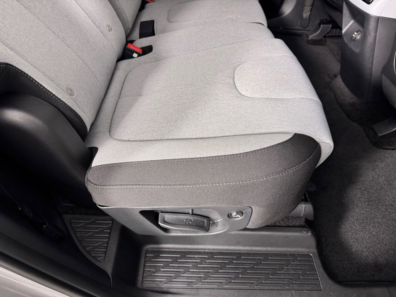 Used 2025 Hyundai Palisade SE image 32