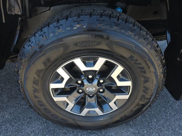 Certified 2021 Toyota Tacoma TRD Off-Road w/ Technology Package image 7