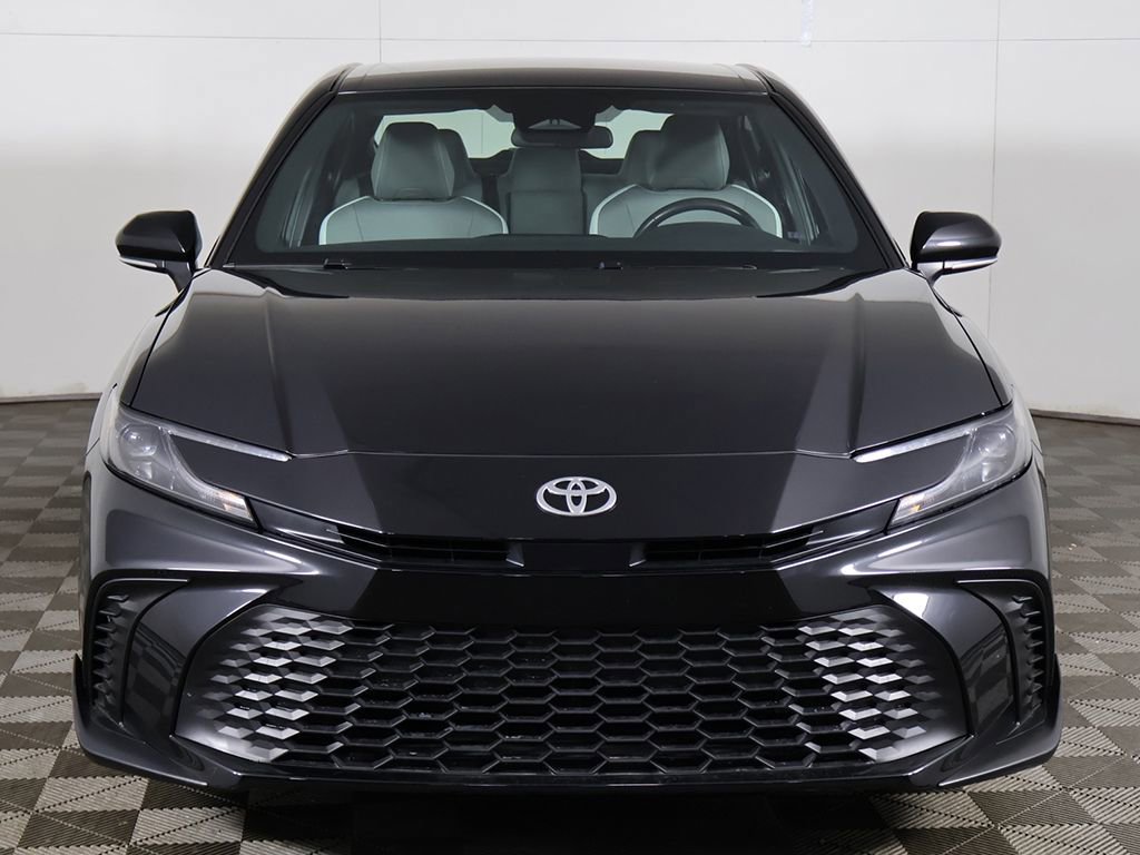 Used 2025 Toyota Camry SE FWD image 9