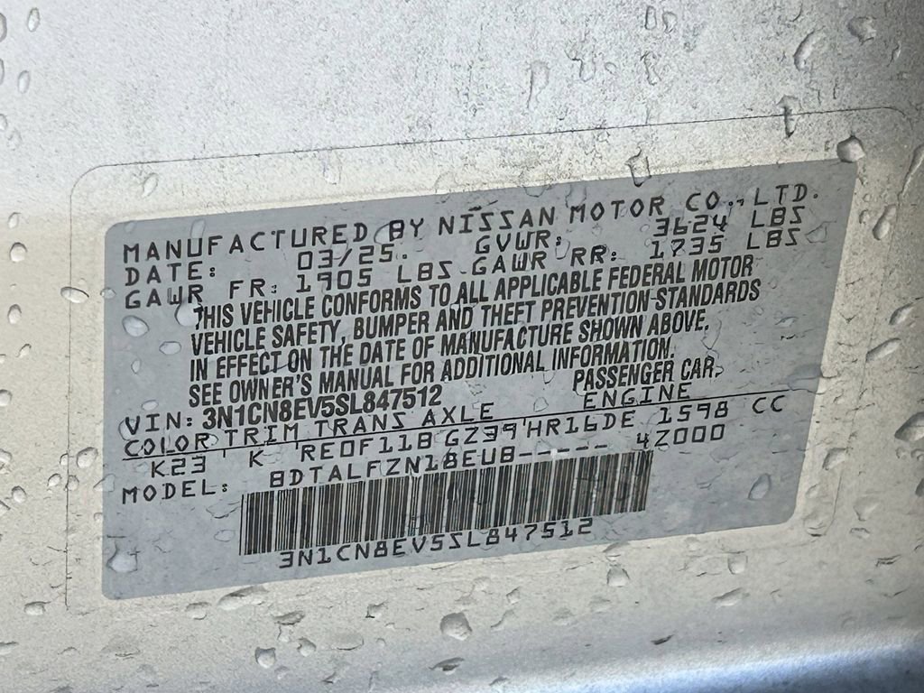 Used 2025 Nissan Versa SV w/ Trunk Package image 30