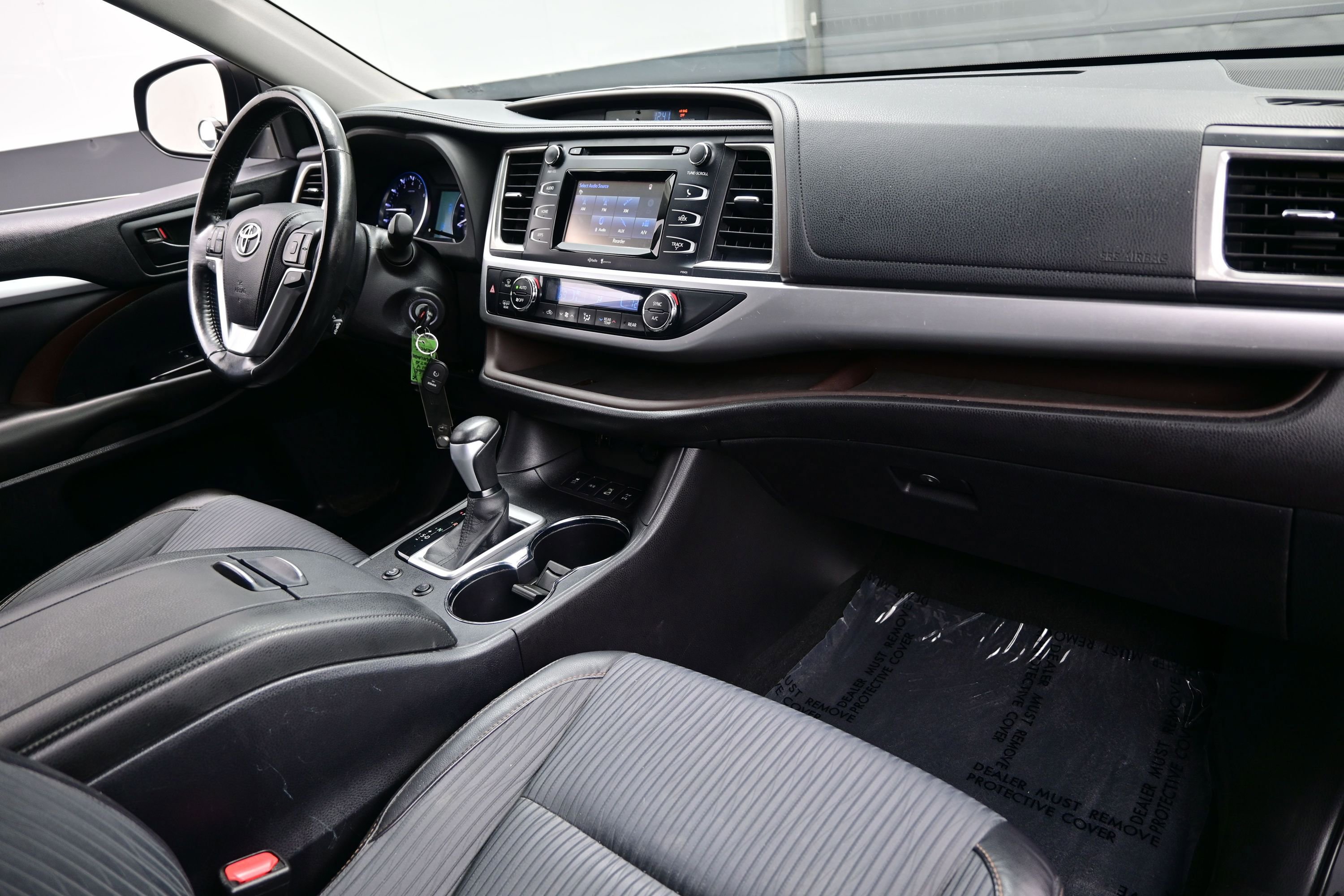 Used 2014 Toyota Highlander Plus AWD/4WD image 14