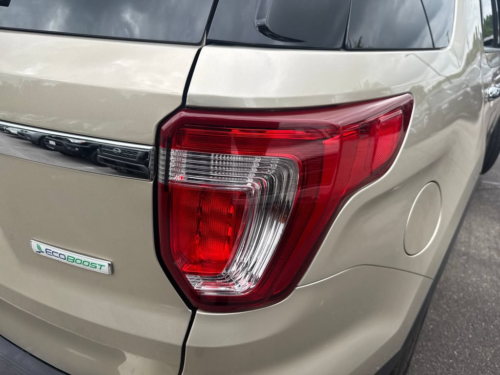 Used 2017 Ford Explorer Limited w/ Equipment Group 301A FWD image 41