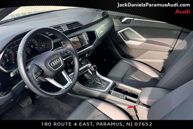 Used 2023 Audi Q3 2.0T Premium Plus w/ Premium Plus Package image 11