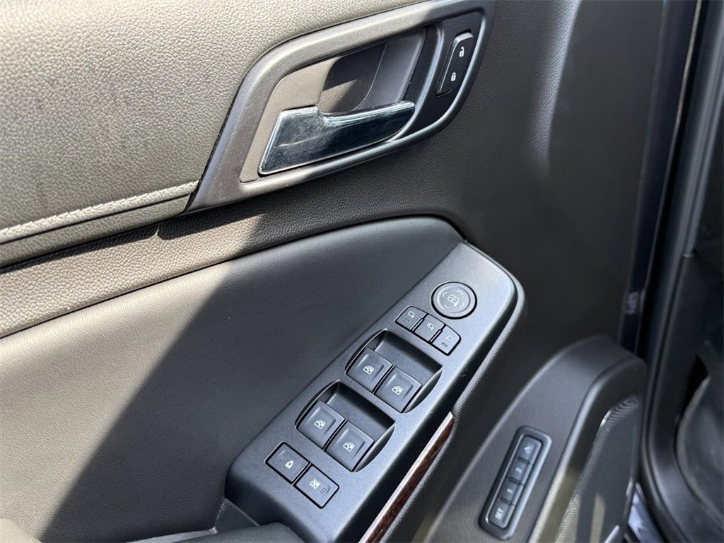 Certified 2017 GMC Yukon SLT w/ Open Road Package image 10