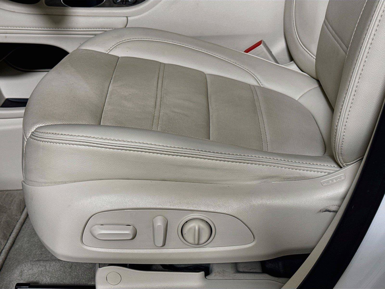 Certified 2023 GMC Acadia Denali w/ Denali Technology Package FWD image 18