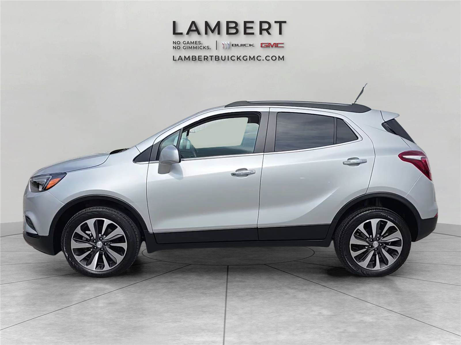 Used 2022 Buick Encore Preferred w/ Safety Package AWD/4WD image 2