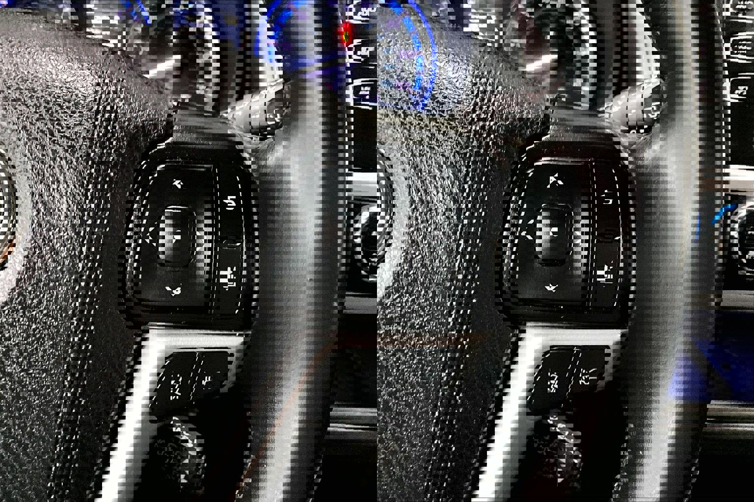 Used 2019 Toyota Highlander SE image 18