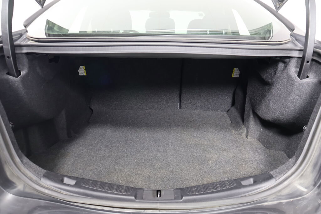 Used 2020 Ford Fusion SE image 20