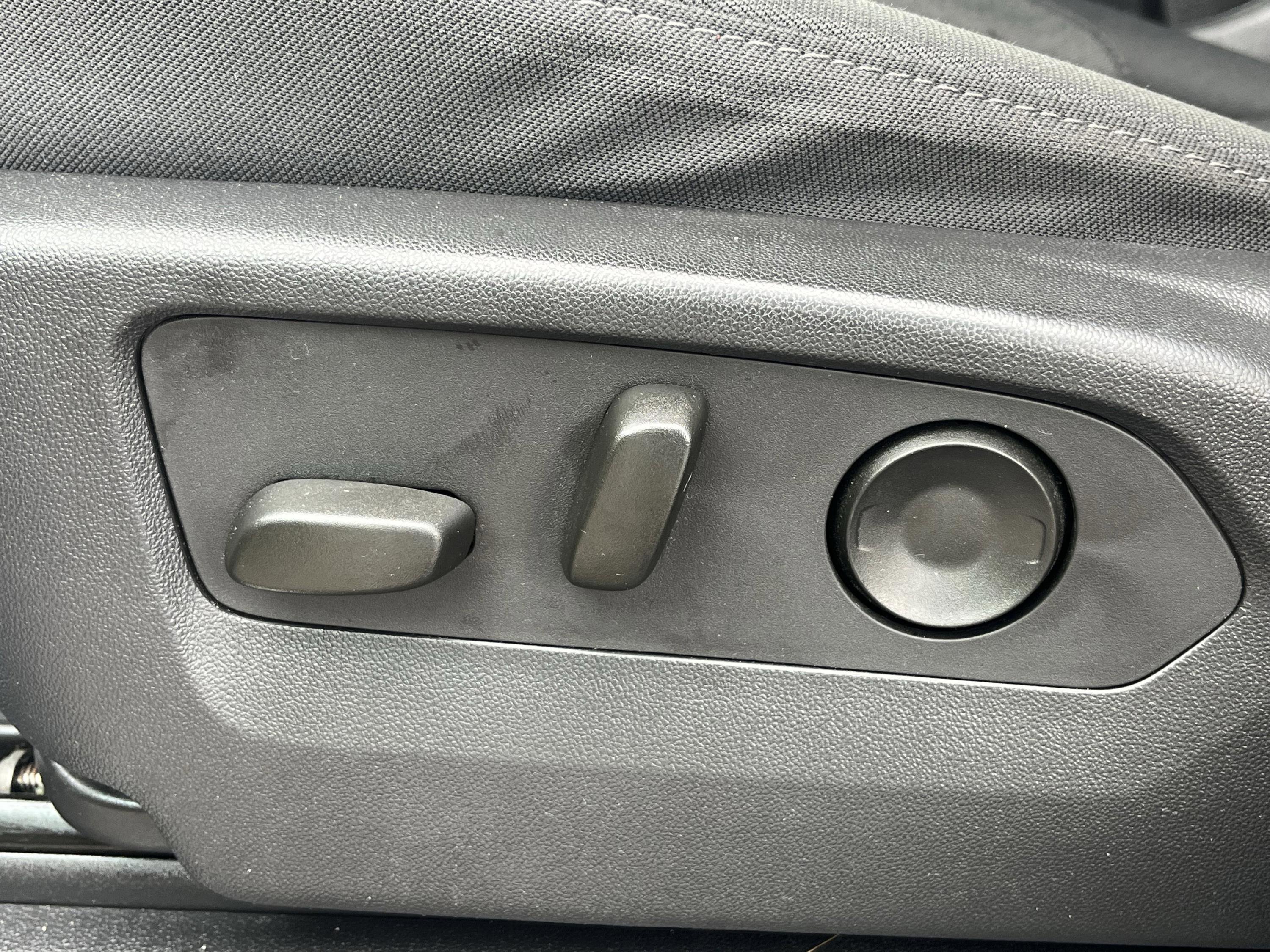 Used 2023 Chevrolet Silverado 1500 LT image 21