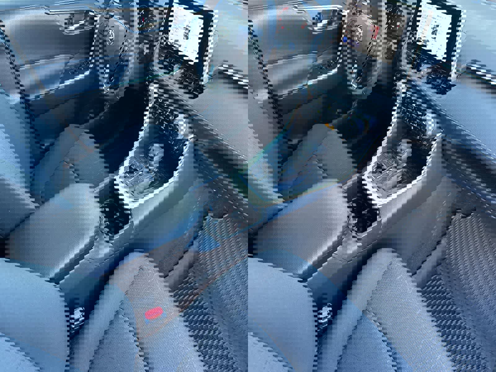 Used 2024 Toyota RAV4 XLE w/ Convenience Package image 16