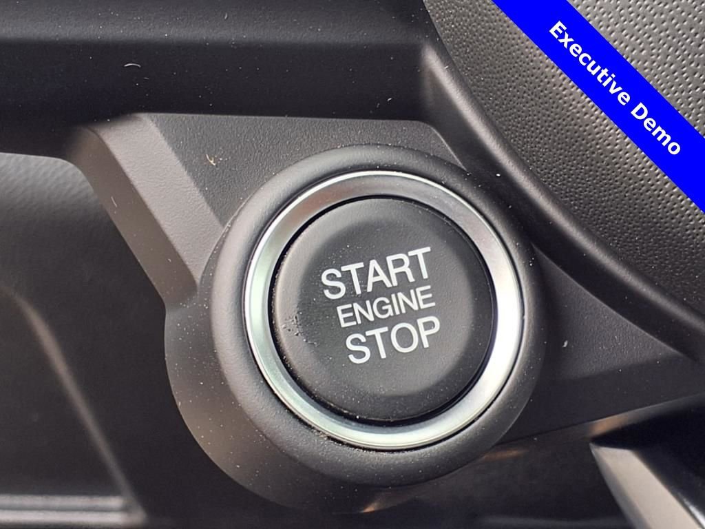 New 2025 Alfa Romeo Giulia w/ Driving Assist Package RWD image 21