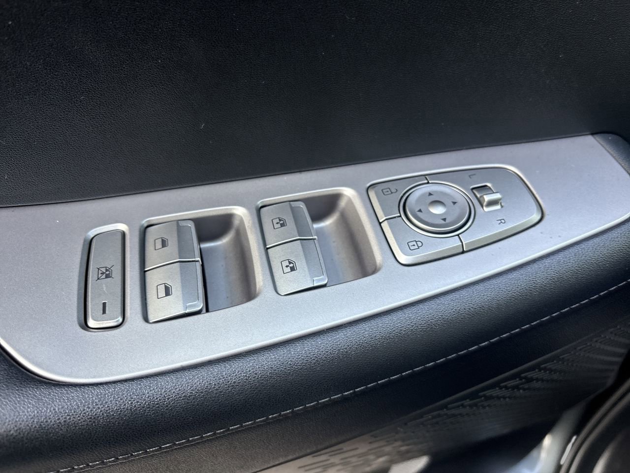 Used 2021 Hyundai Palisade SE w/ Cargo Package image 18