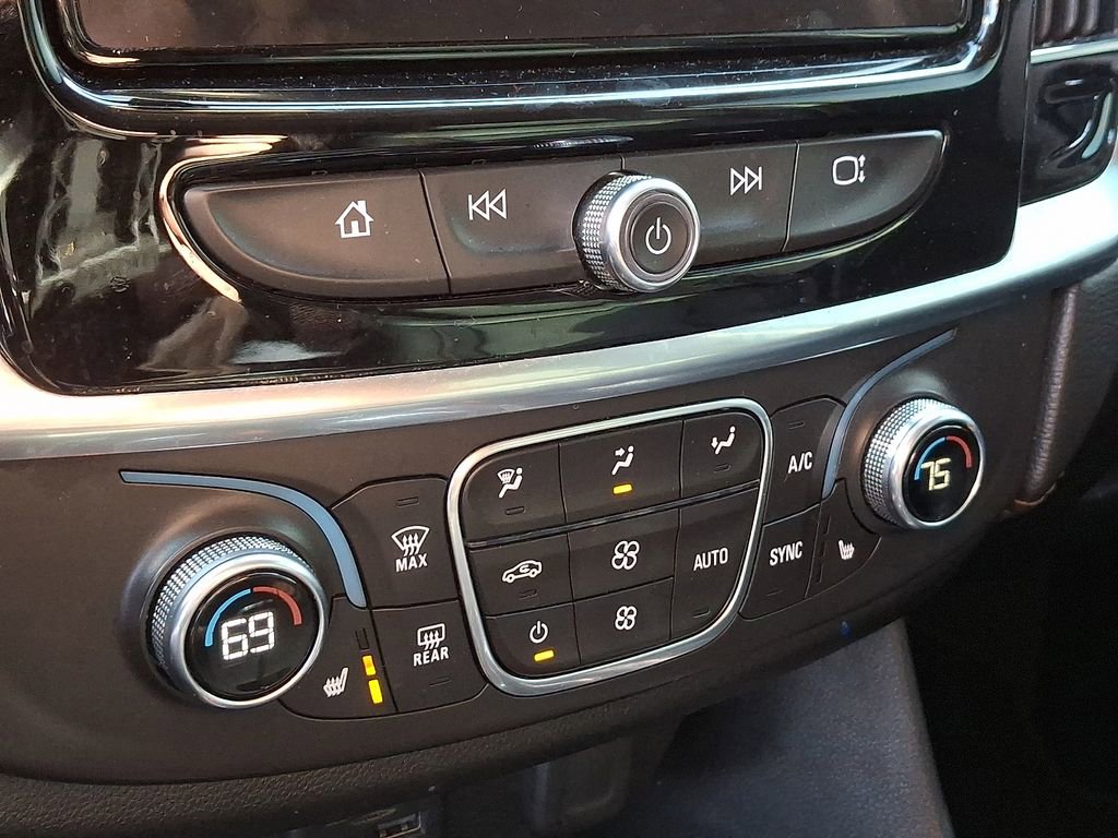 Used 2020 Chevrolet Traverse RS image 13