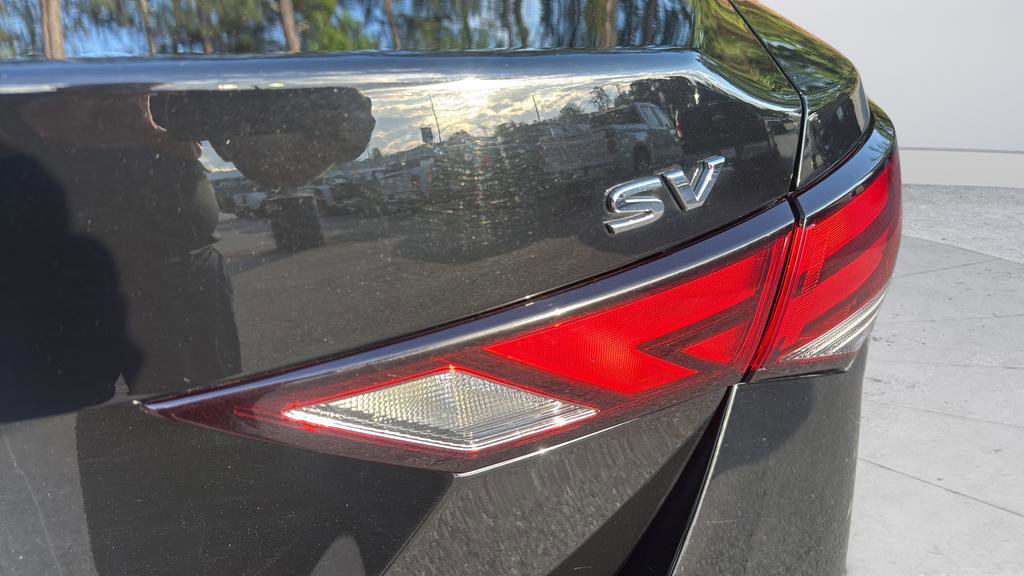 Used 2023 Nissan Sentra SV FWD image 28