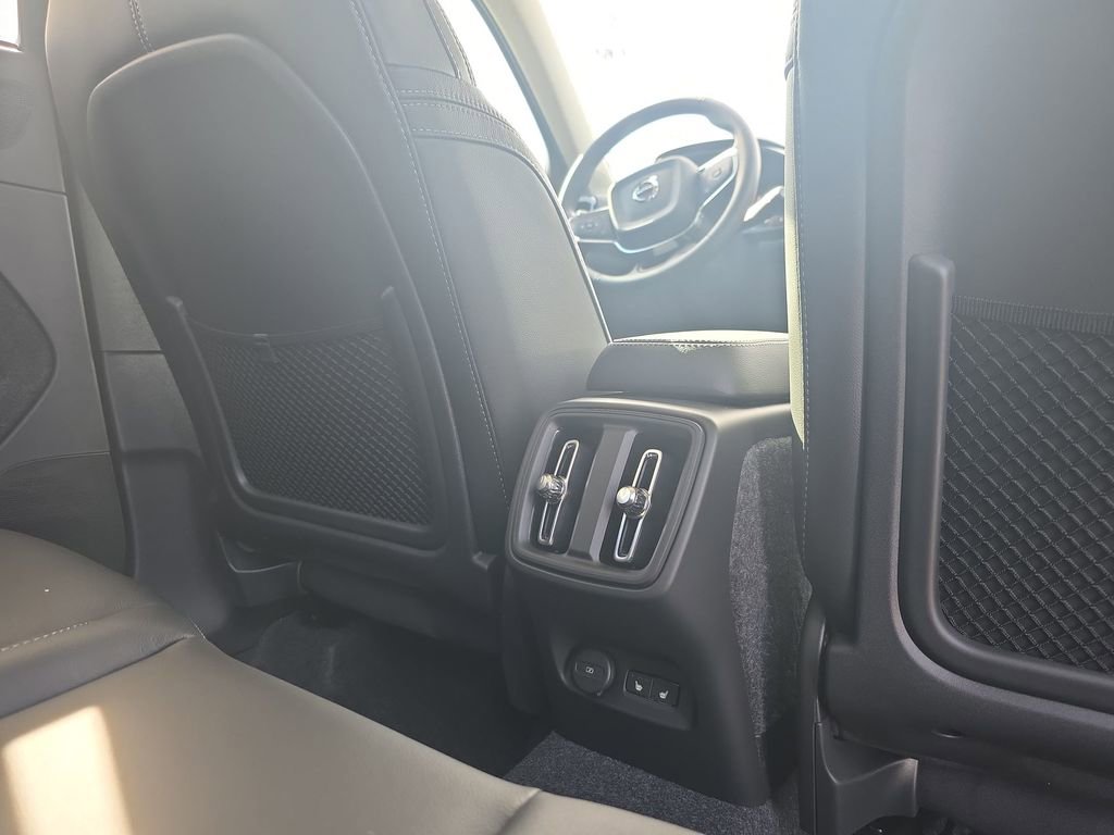 New 2026 Volvo XC40 B5 Core w/ Climate Package image 9