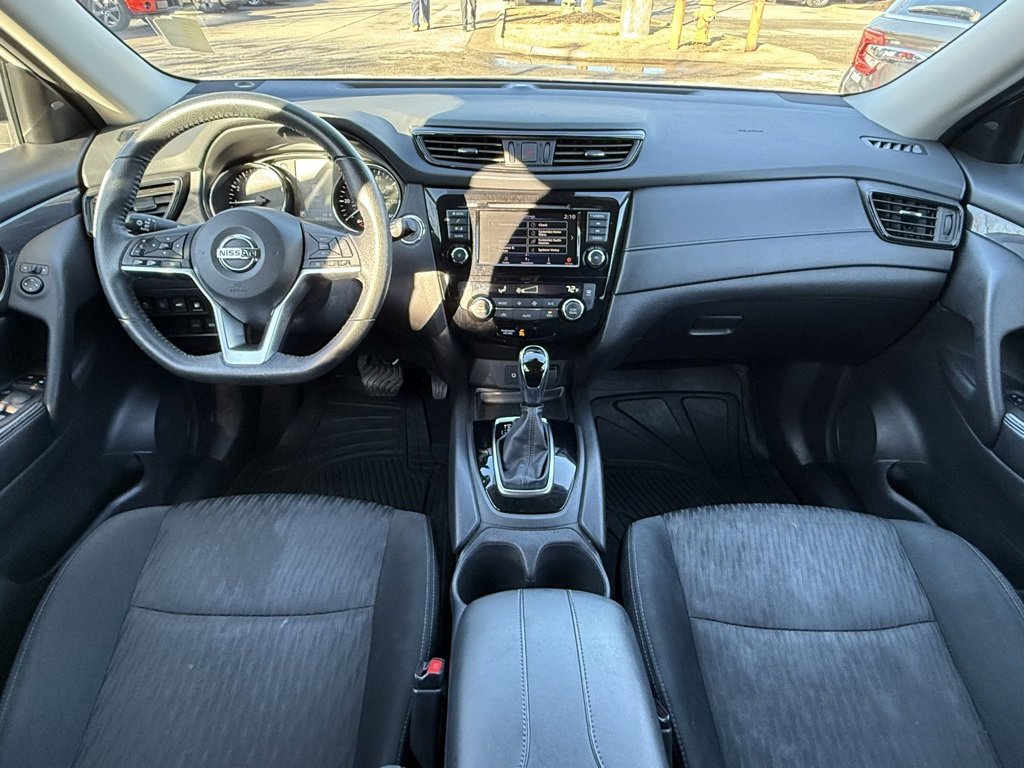 Used 2019 Nissan Rogue SV image 30