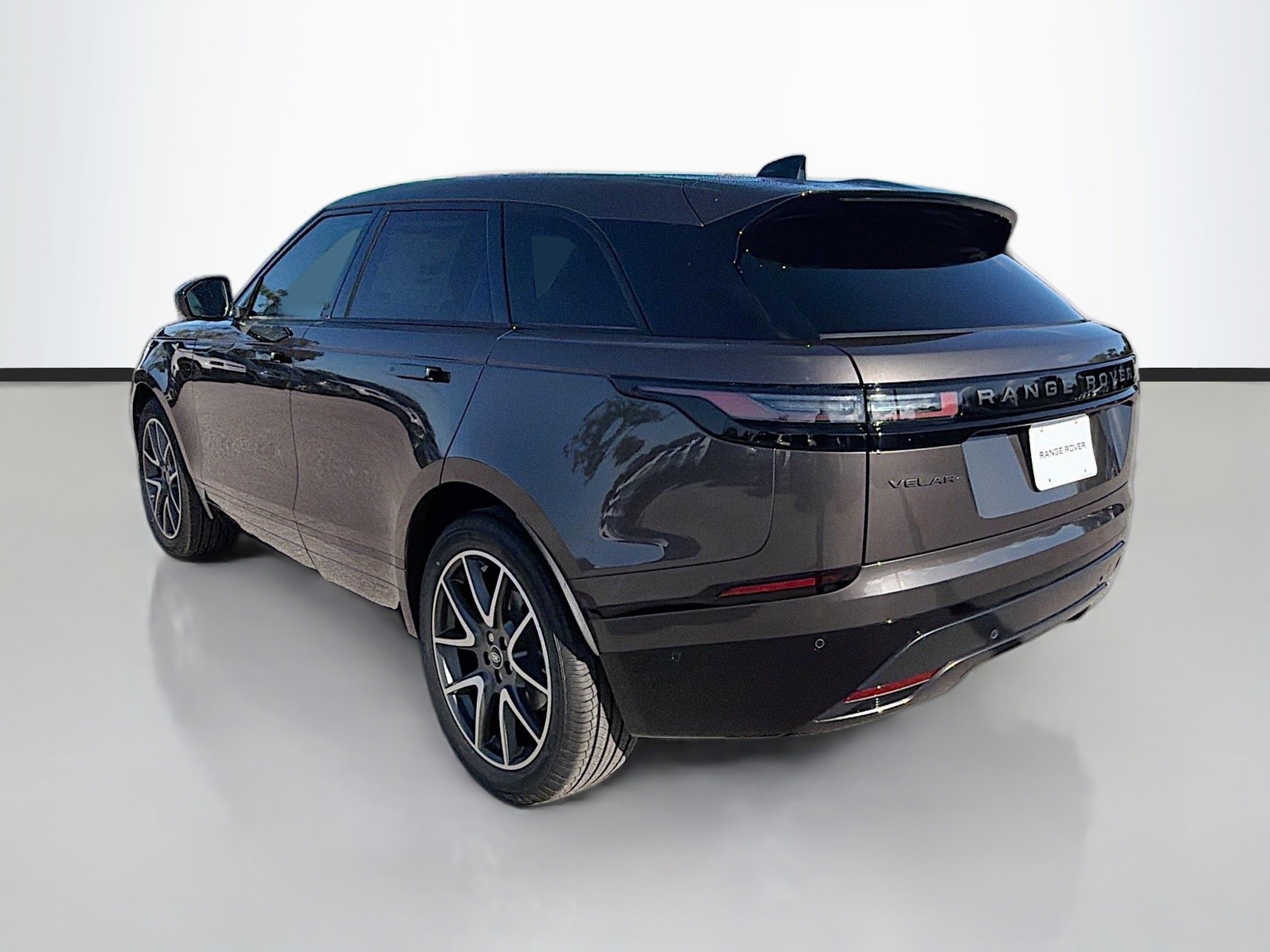 New 2026 Land Rover Range Rover Velar Dynamic SE image 3
