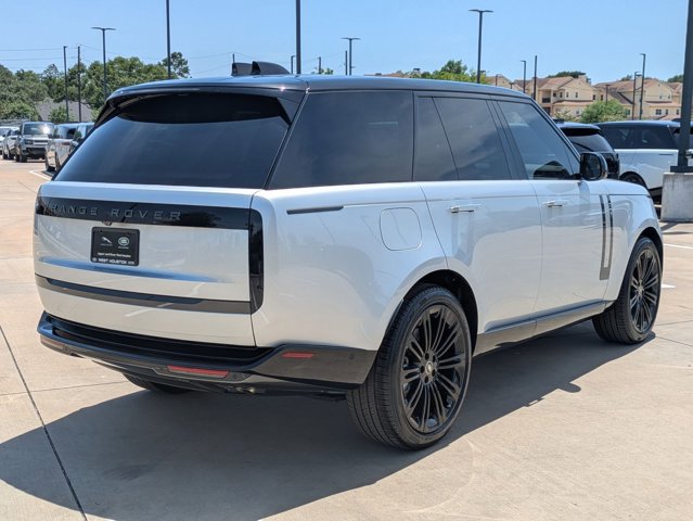 New 2025 Land Rover Range Rover SE image 2