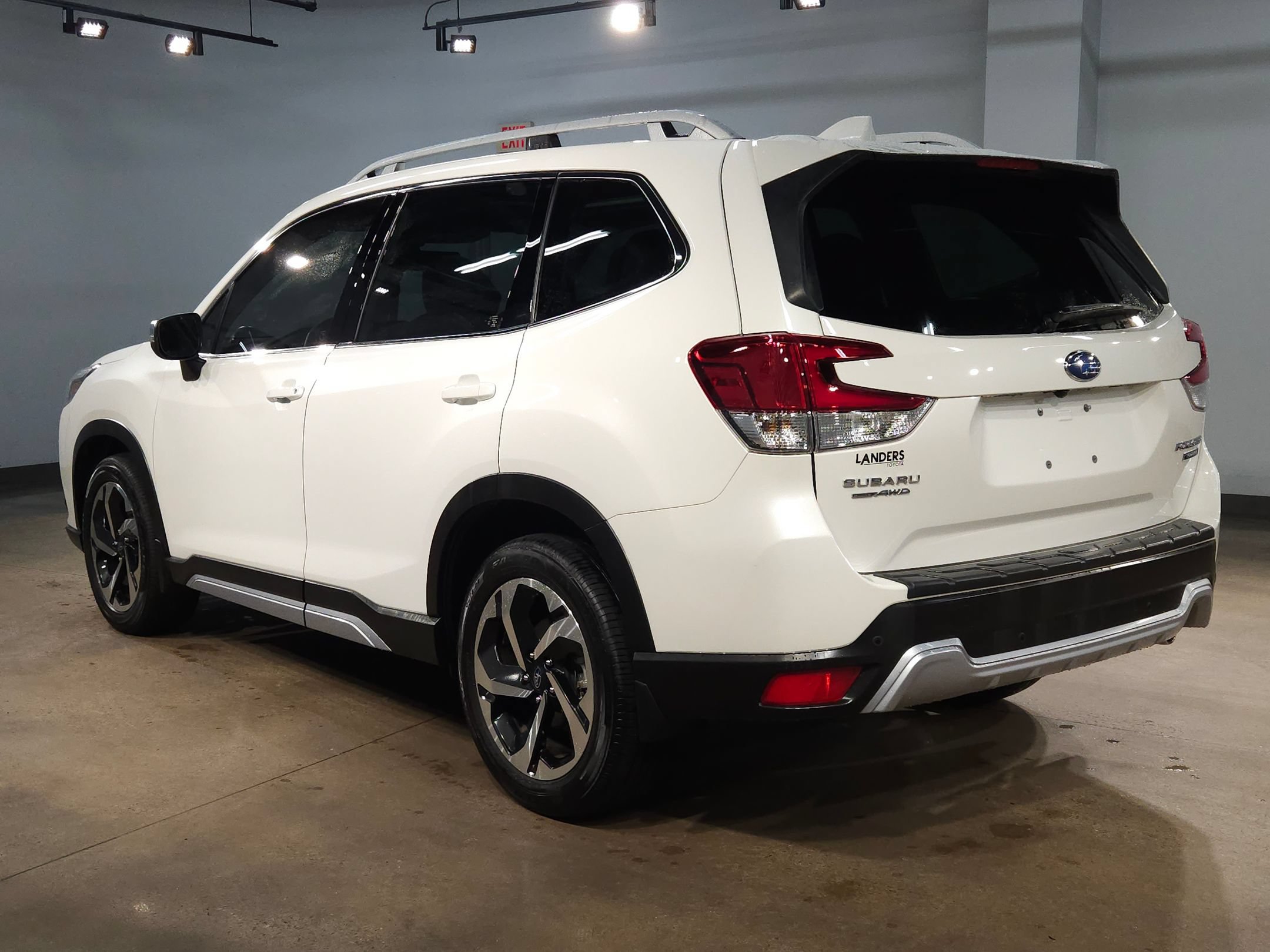 Used 2023 Subaru Forester Touring w/ Popular Package #2 AWD/4WD image 5