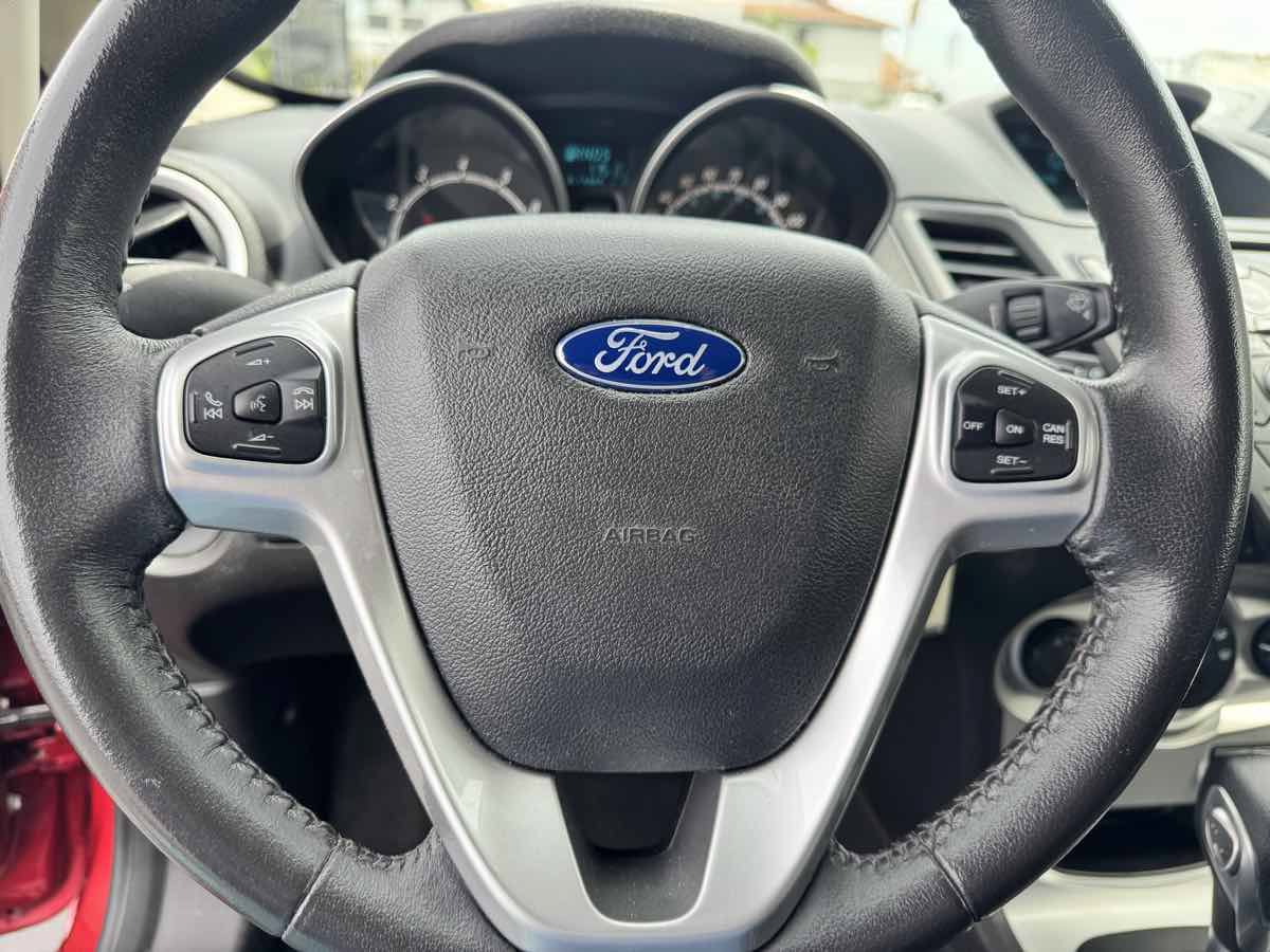 Used 2016 Ford Fiesta SE FWD image 41
