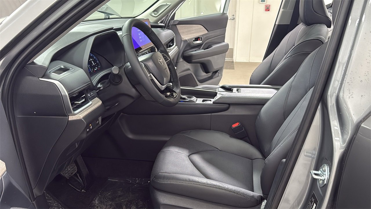 New 2026 Toyota Grand Highlander Limited image 12