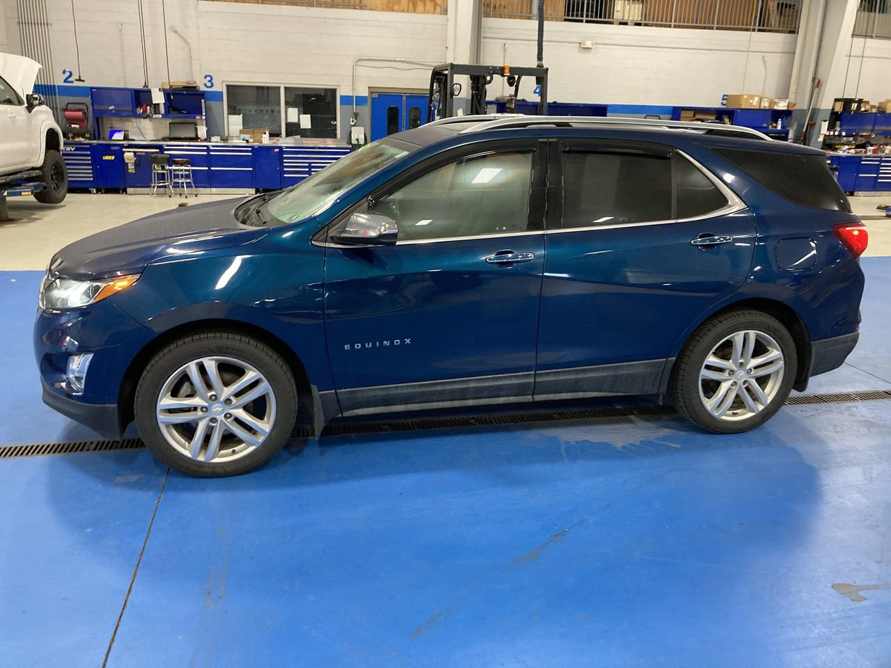 Used 2019 Chevrolet Equinox Premier AWD/4WD image 4