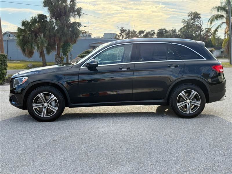 Used 2016 Mercedes-Benz GLC 300 GLC300 4MATIC image 2