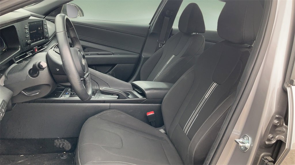 Certified 2025 Hyundai Elantra Sport image 16