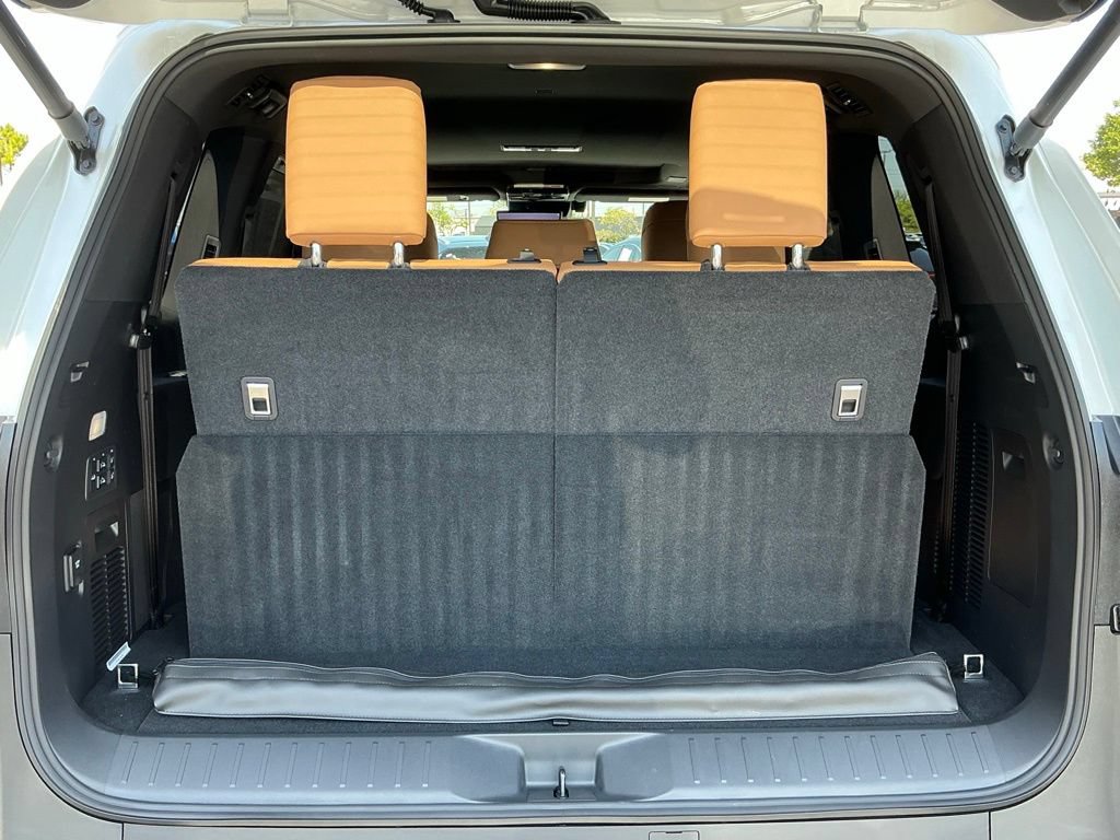 Certified 2026 Lexus LX 600 4WD w/ Accessory Package (2T) image 19