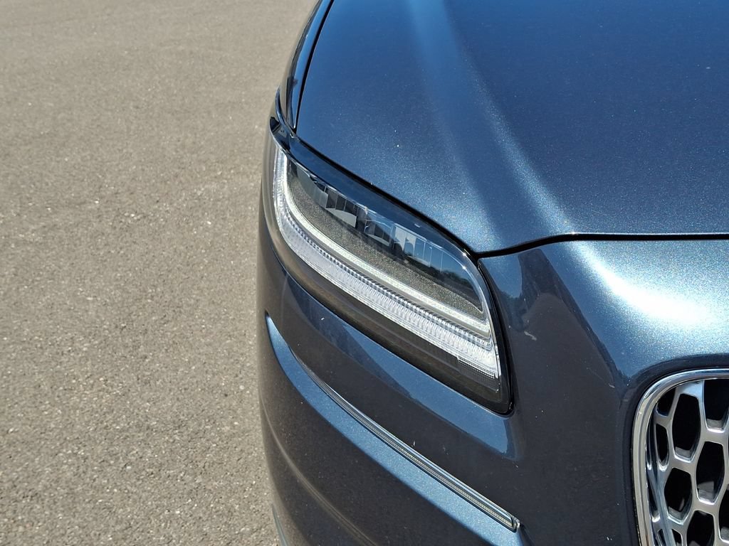 Used 2022 Lincoln Nautilus Reserve AWD/4WD image 9