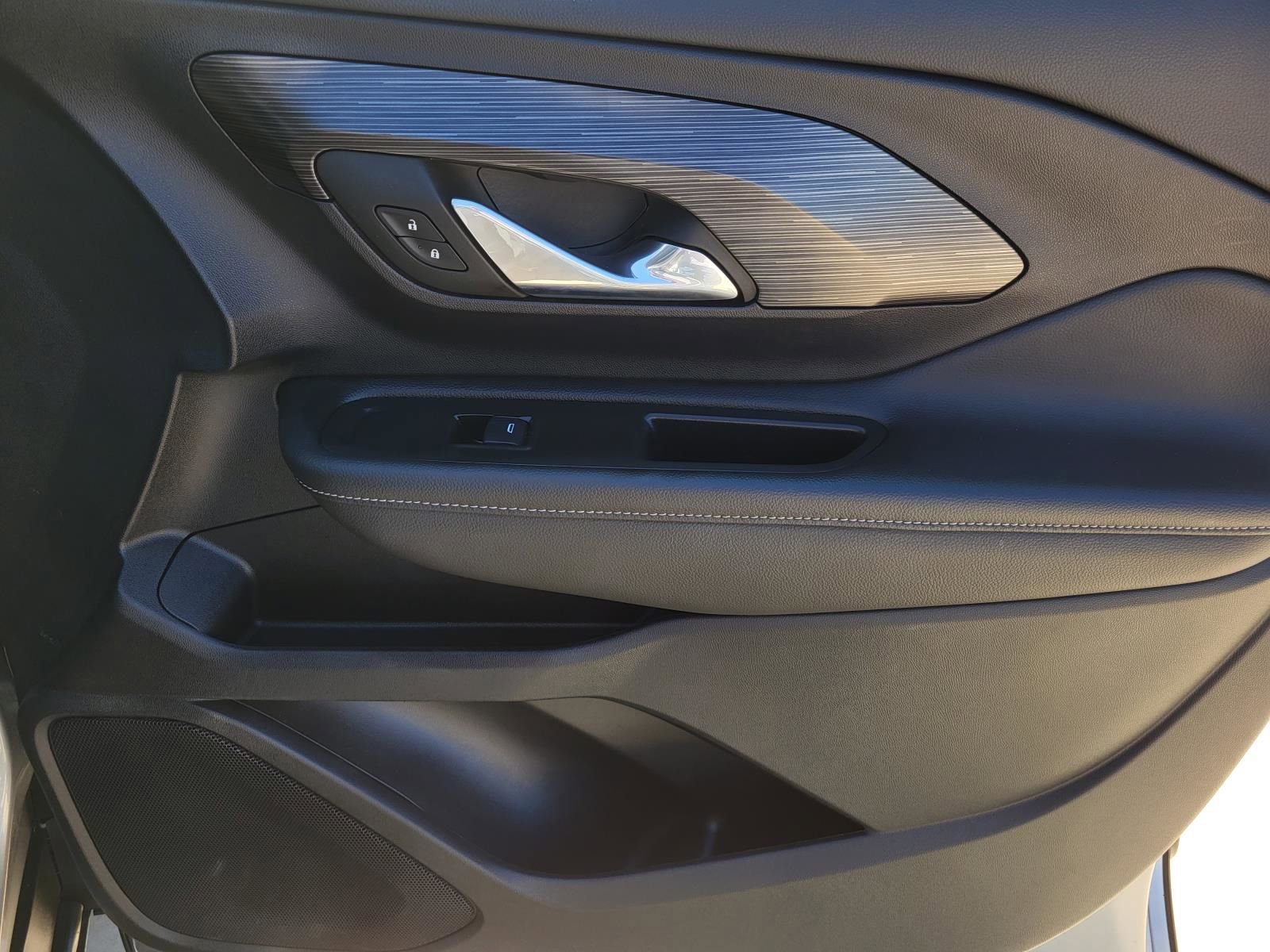 Used 2024 GMC Terrain SLE AWD/4WD image 8