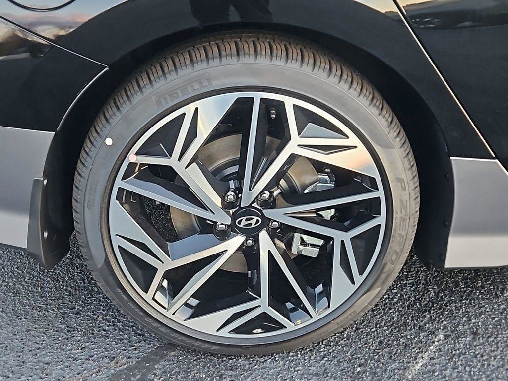 New 2025 Hyundai Ioniq 6 SEL image 4