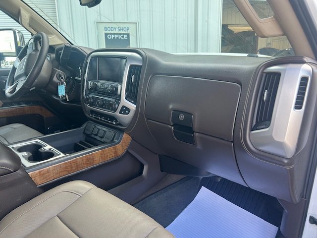 Used 2019 GMC Sierra 2500 SLT w/ Duramax Plus Package AWD/4WD image 12