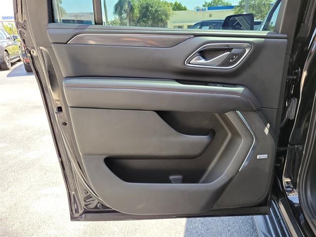 Used 2022 Chevrolet Suburban RST w/ Luxury Package RWD image 31