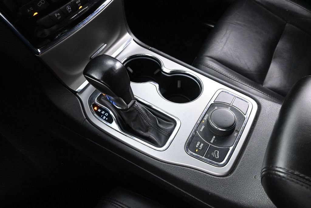Used 2020 Jeep Grand Cherokee Limited AWD/4WD image 36